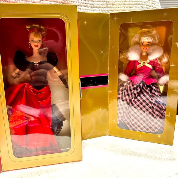 Avon Winter Barbie Collection - Picture 1 of 5